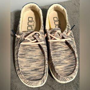 Hey Dude- light pink and navy